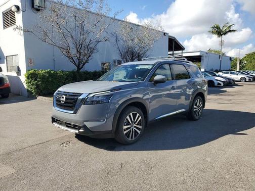 2025 Nissan Pathfinder Platinum