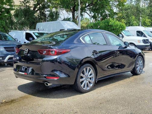 Jet Black Mica 2022 Mazda Mazda3 FWD w/Preferred Package