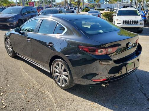 Jet Black Mica 2022 Mazda Mazda3 FWD w/Preferred Package