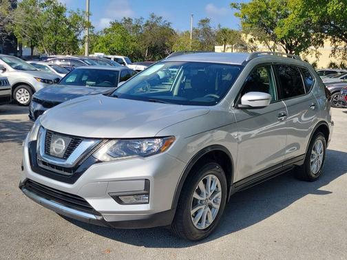 2017 Nissan Rogue SV