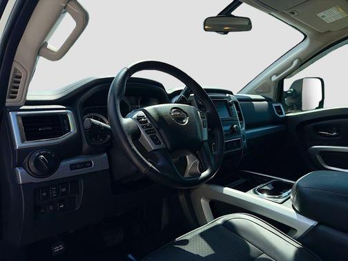 2019 Nissan Titan PRO-4X