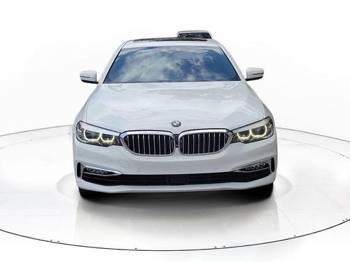 Alpine White 2018 BMW 540 i