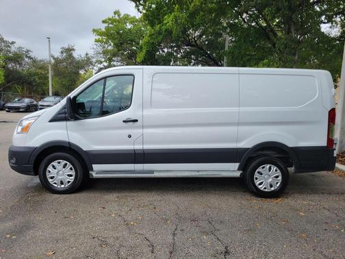 2022 Ford Transit-250 Base