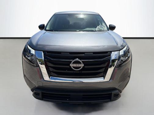 2025 Nissan Pathfinder S