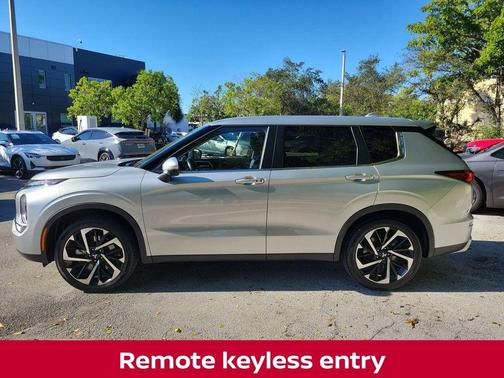 2024 Mitsubishi Outlander SE
