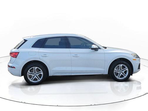 Glacier White Metallic 2019 Audi Q5 2.0T Premium
