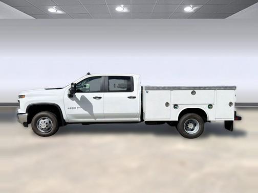 Summit White 2026 Chevrolet Silverado 3500 WT