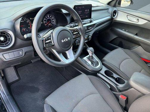 Aurora Black 2024 Kia Forte LXS