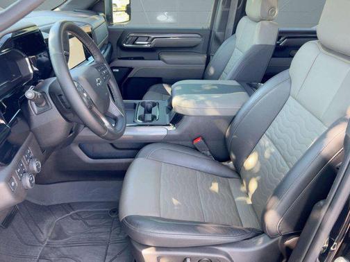 2024 Chevrolet Silverado 2500 4WD Crew Cab Standard Bed ZR2