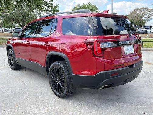 Volcanic Red Tintcoat 2023 GMC Acadia FWD SLT