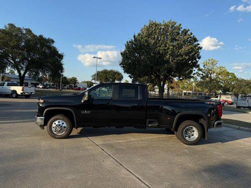 2025 Chevrolet Silverado 3500 LT