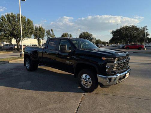 2025 Chevrolet Silverado 3500 LT