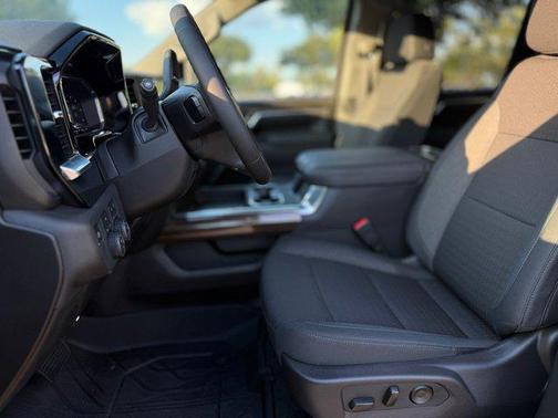 2025 Chevrolet Silverado 3500 LT