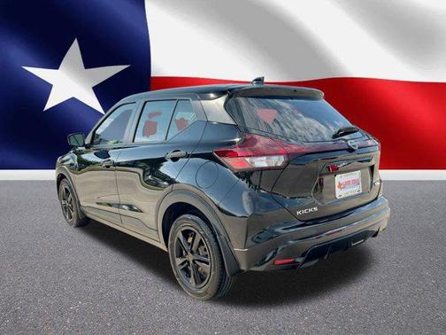 2022 Nissan Kicks S