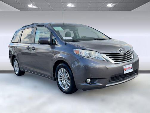 2013 Toyota Sienna XLE