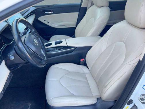2019 Toyota Avalon XLE