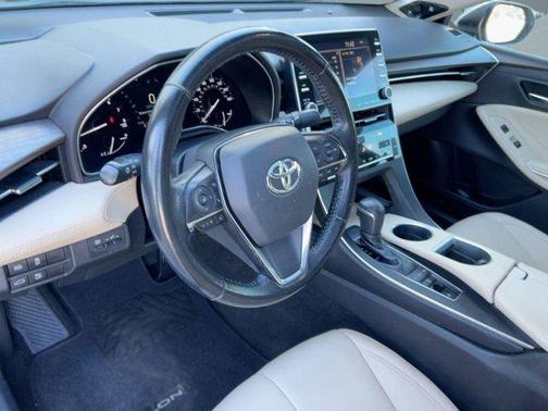 2019 Toyota Avalon XLE