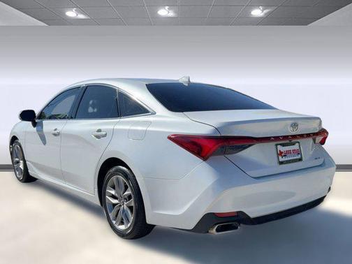 2019 Toyota Avalon XLE