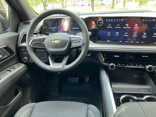 2025 Chevrolet Suburban LS
