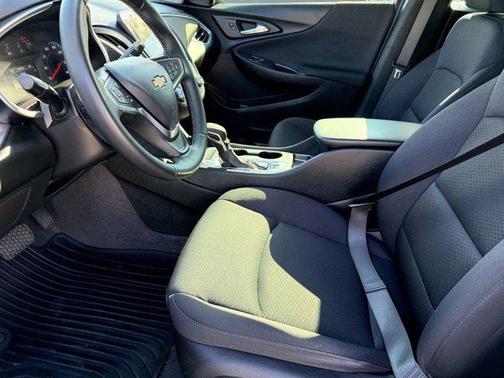 2023 Chevrolet Malibu FWD RS