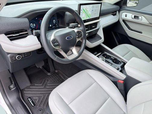 STAR WHITE MET TRI-COAT 2025 Ford Explorer Active