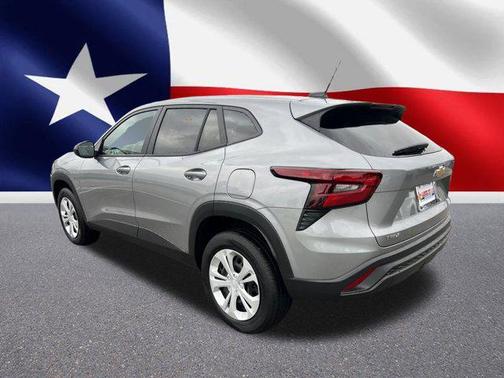 2025 Chevrolet Trax LS