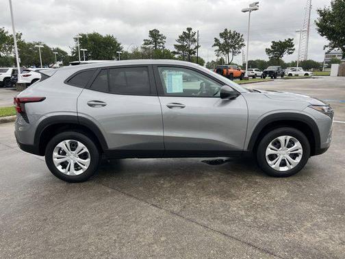 2025 Chevrolet Trax LS