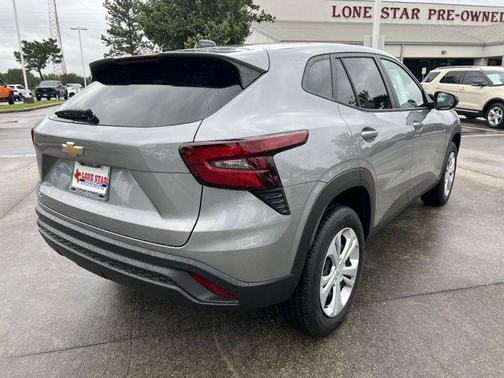 2025 Chevrolet Trax LS