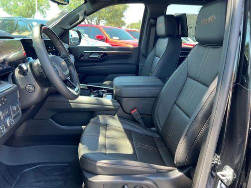 2025 Chevrolet Tahoe 4WD High Country