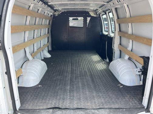 2023 GMC Savana 2500 Work Van