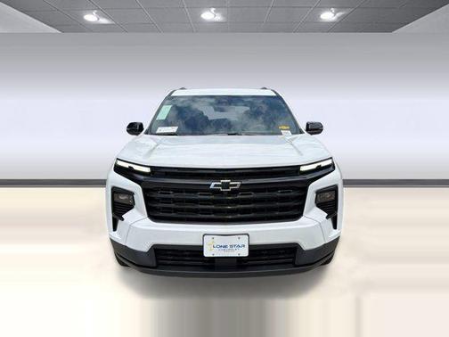 Summit White 2026 Chevrolet Traverse LT