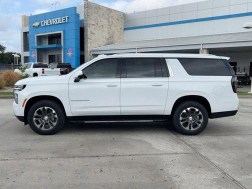 2026 Chevrolet Suburban LT