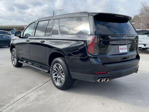 2025 Chevrolet Suburban 4WD Z71