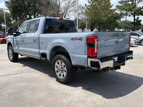 Glacier Gray Metallic Tri-Coat 2026 Ford F-350 Lariat