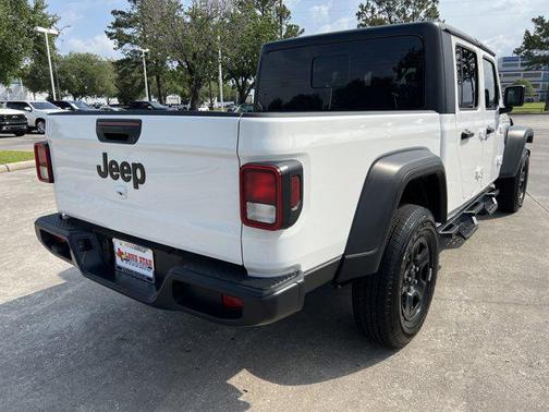 2024 Jeep Gladiator Sport