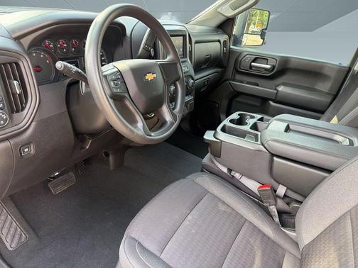 Summit White 2025 Chevrolet Silverado 2500 Custom