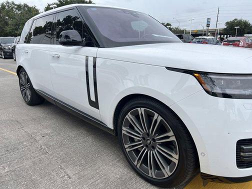 2023 Land Rover Range Rover P530 SE