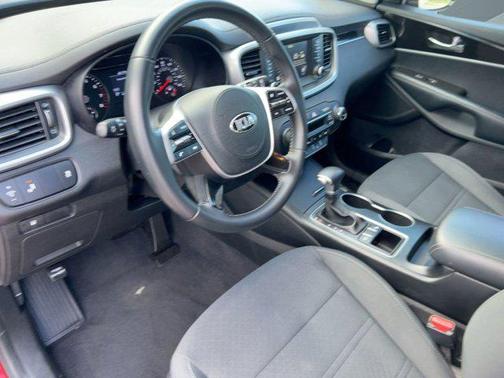 2020 Kia Sorento S