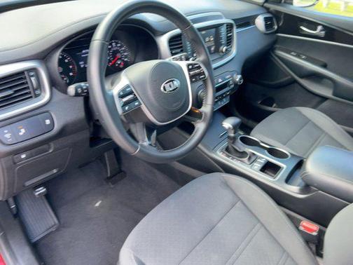 2020 Kia Sorento S