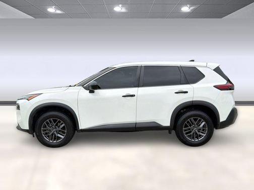 Glacier White 2022 Nissan Rogue S
