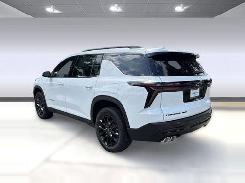Summit White 2026 Chevrolet Traverse LT