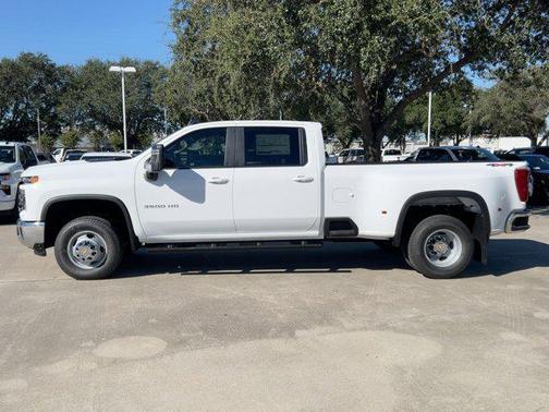 2026 Chevrolet Silverado 3500 LT
