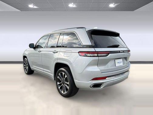 2022 Jeep Grand Cherokee Overland