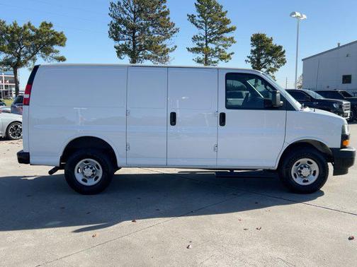 2022 Chevrolet Express 3500 RWD 3500 Regular Wheelbase WT