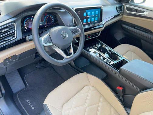 2024 Volkswagen Atlas Cross Sport 2.0T SE w/Technology