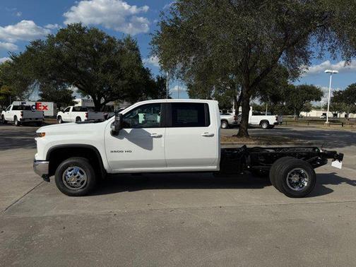 2026 Chevrolet Silverado 3500 LT