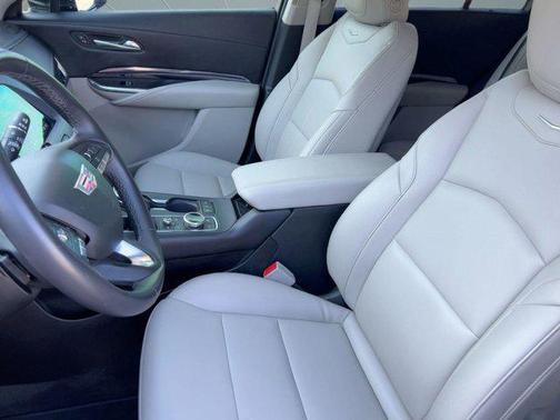 2022 Cadillac XT4 Luxury