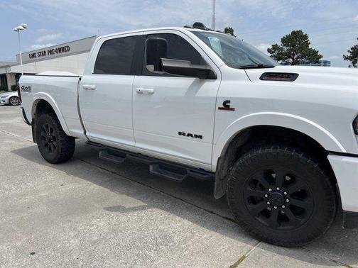 2020 RAM 2500 Laramie Crew Cab 4X4 6'4' Box