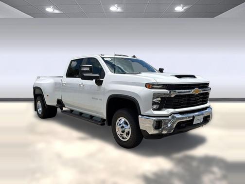 Summit White 2026 Chevrolet Silverado 3500 LT