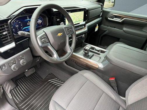 Summit White 2026 Chevrolet Silverado 1500 LT